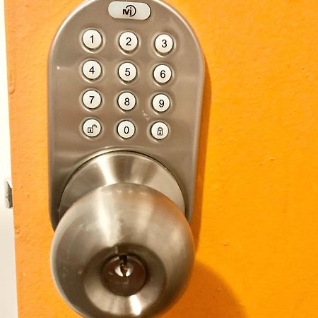 Women Only Rooms - Men Only Rooms - Free Wifi - Coffee Parking - Lockers Miami Luaran gambar