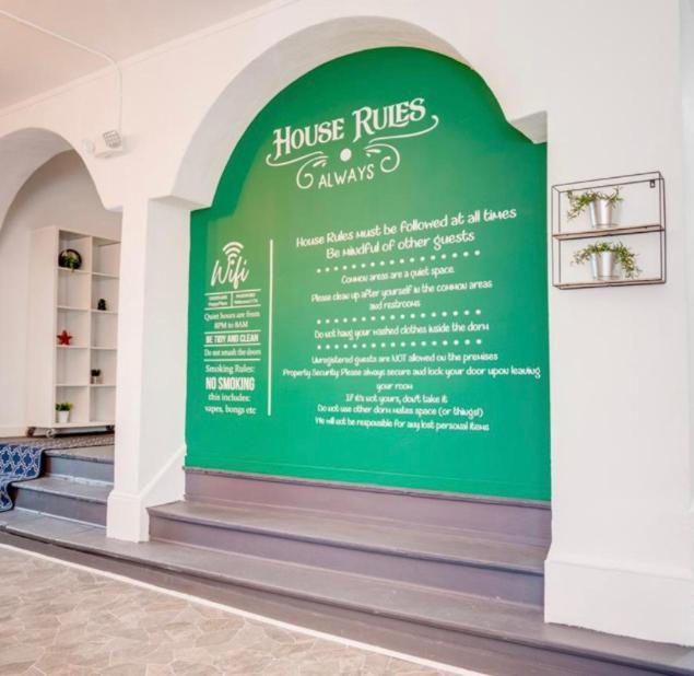 Women Only Rooms - Men Only Rooms - Free Wifi - Coffee Parking - Lockers Miami Luaran gambar